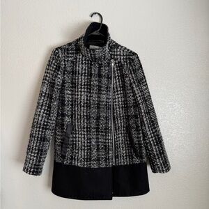 Bar lll women’s black and white tweed Asymmetrical plaid walker coat size small